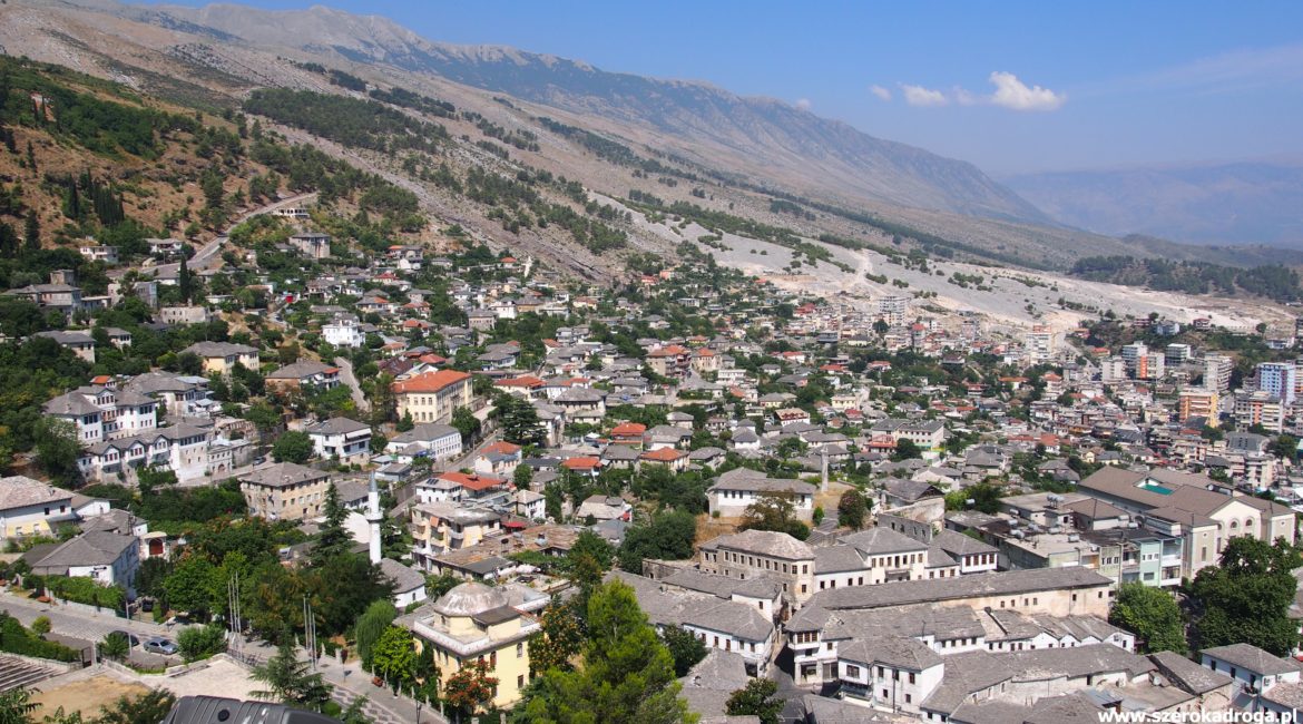 Gjirokastra - widok na miasto
