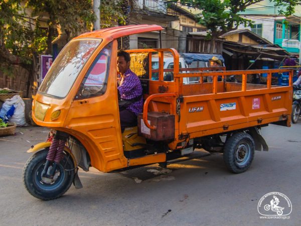 transport w Birmie - ulice Mjanmy