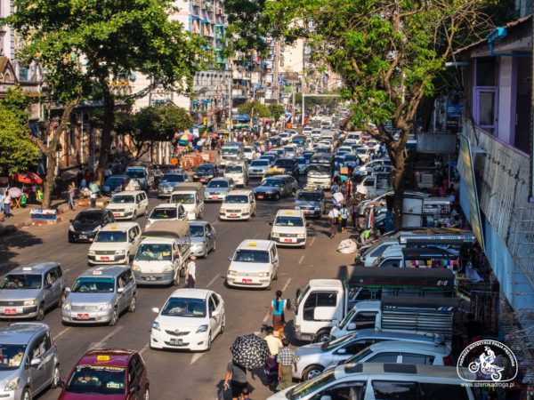 transport w Birmie - absurdy drogowe w Azji